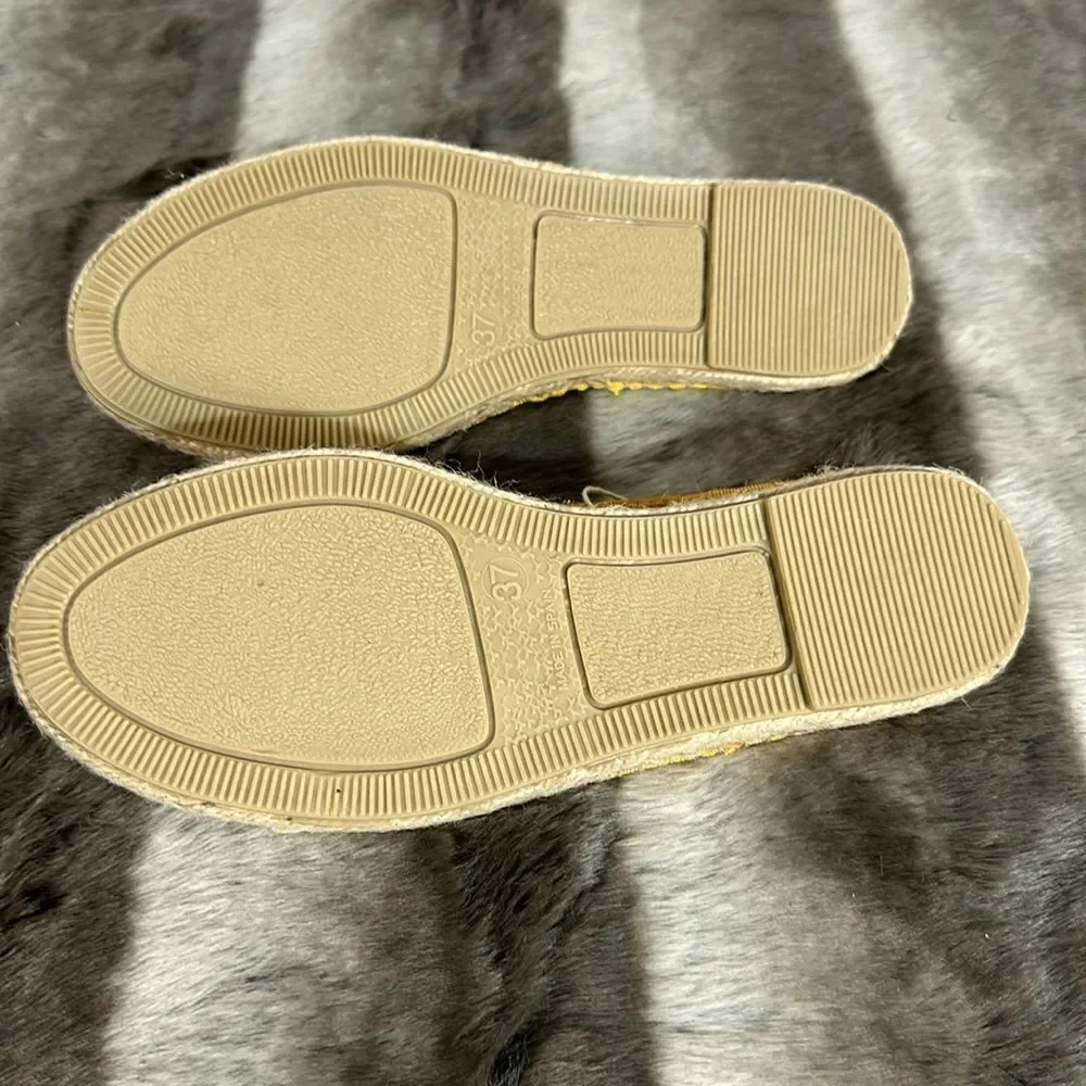 Perfect Summer Slippers! - Picture 4 of 7